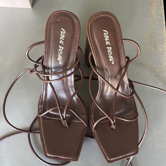 PUBLIC DESIRE | Y2K Chunky Strappy Platform Heels Sandals  Color Brown size 9 - Picture 12 of 12